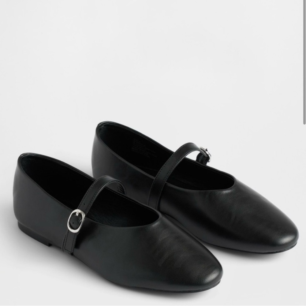 GAP Black Mary Jane Flats
